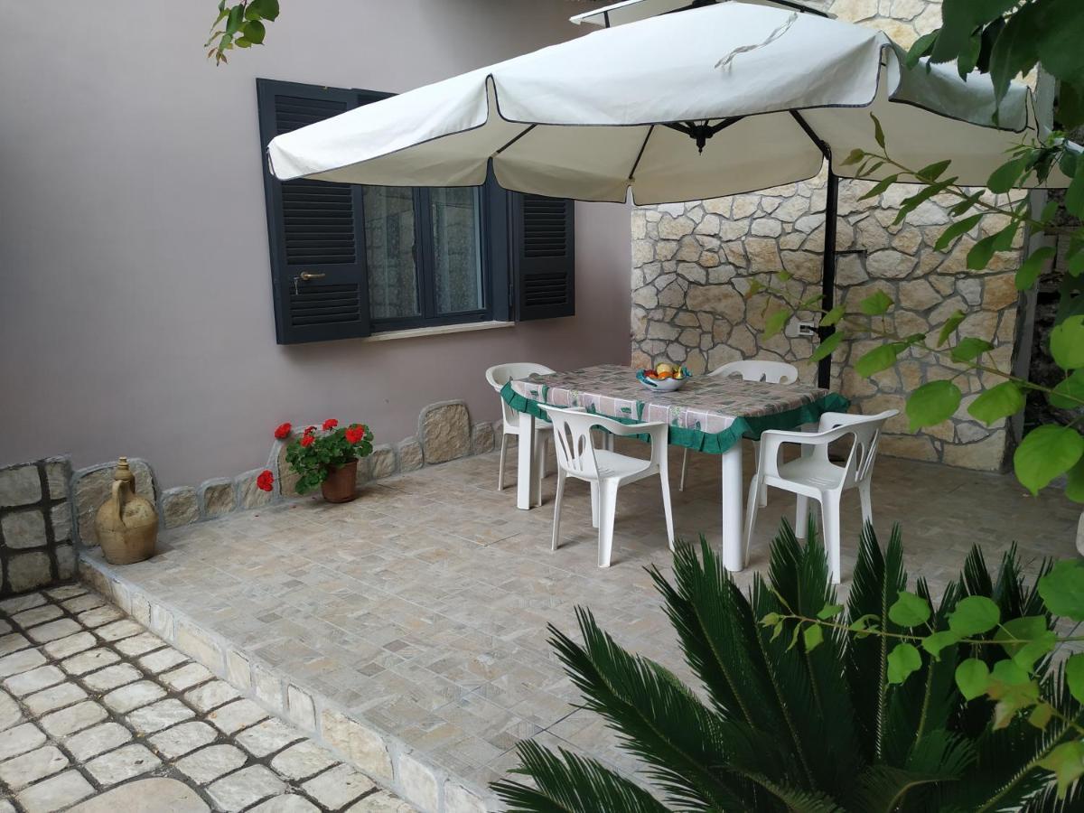 Il Rifugio Di Pozzano Apartment Кастеламаре ди Стабия Екстериор снимка